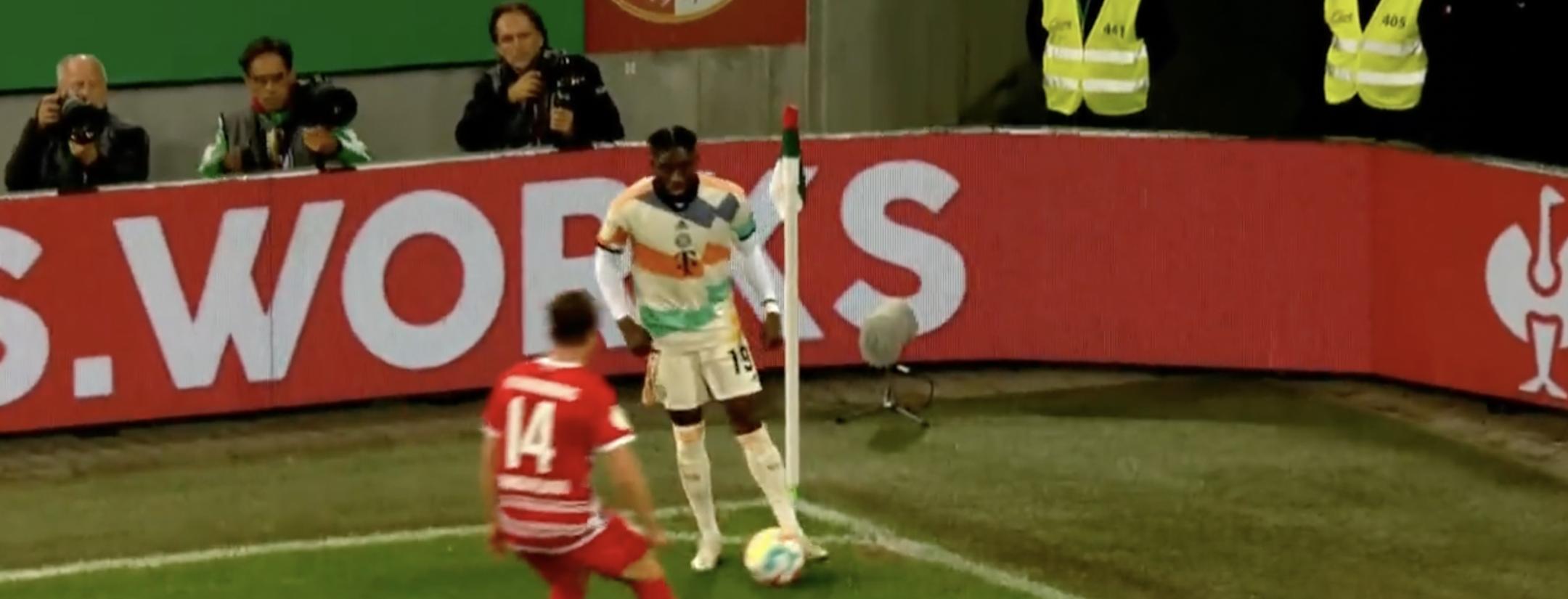 Alphonso Davies nutmeg assist