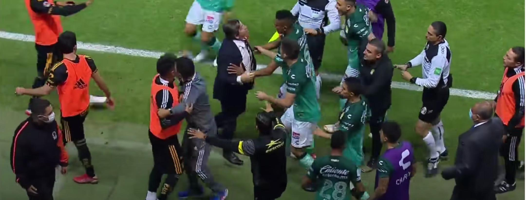 Bronca León vs Tigres