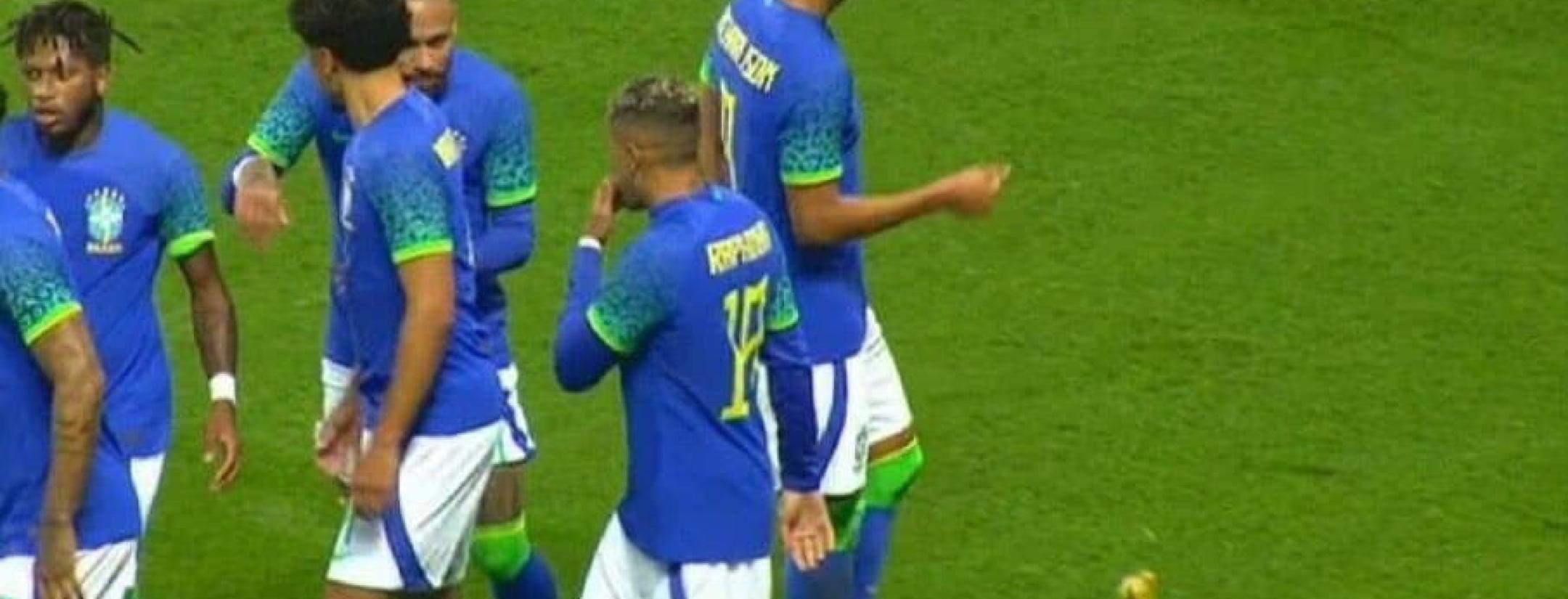 Racist Fans Throw Banana At Richarlison 