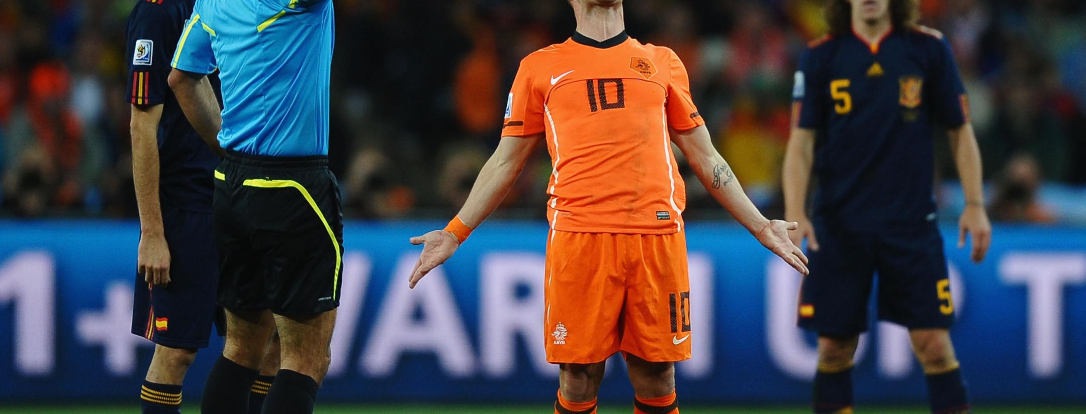 Wesley Sneijder retires