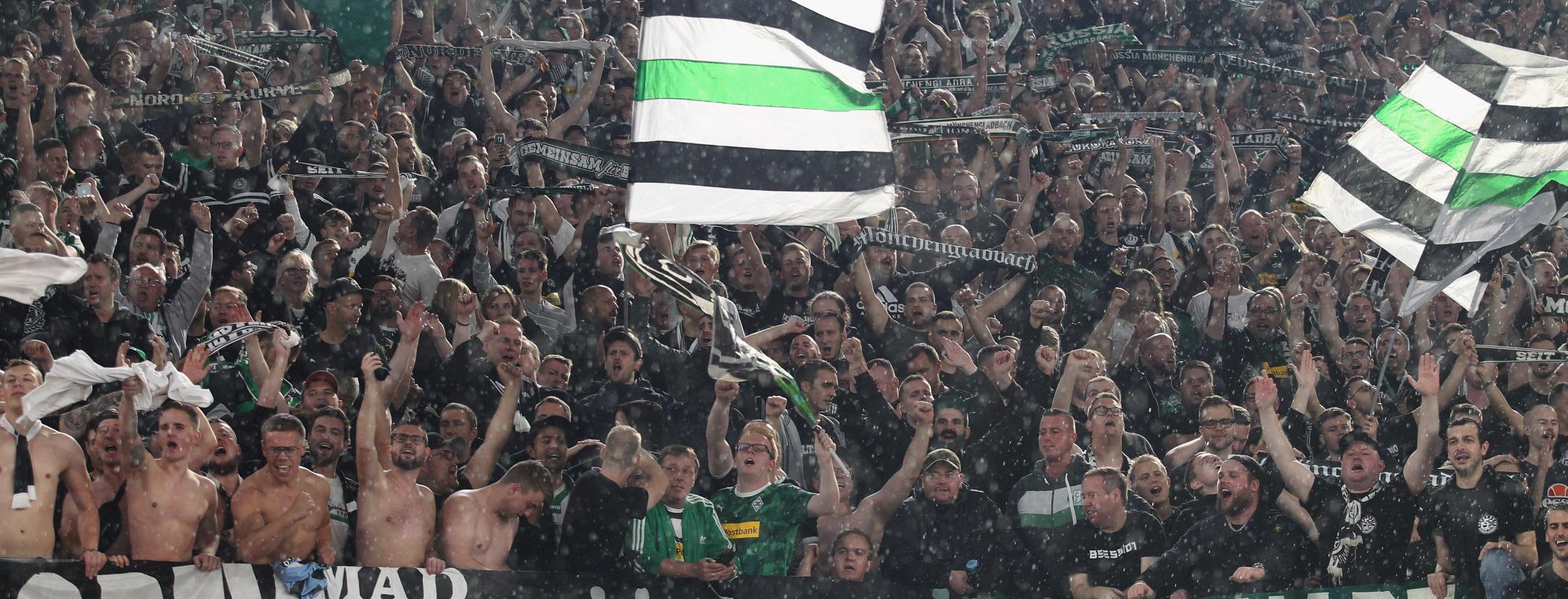 Gladbach players agree to pay cuts