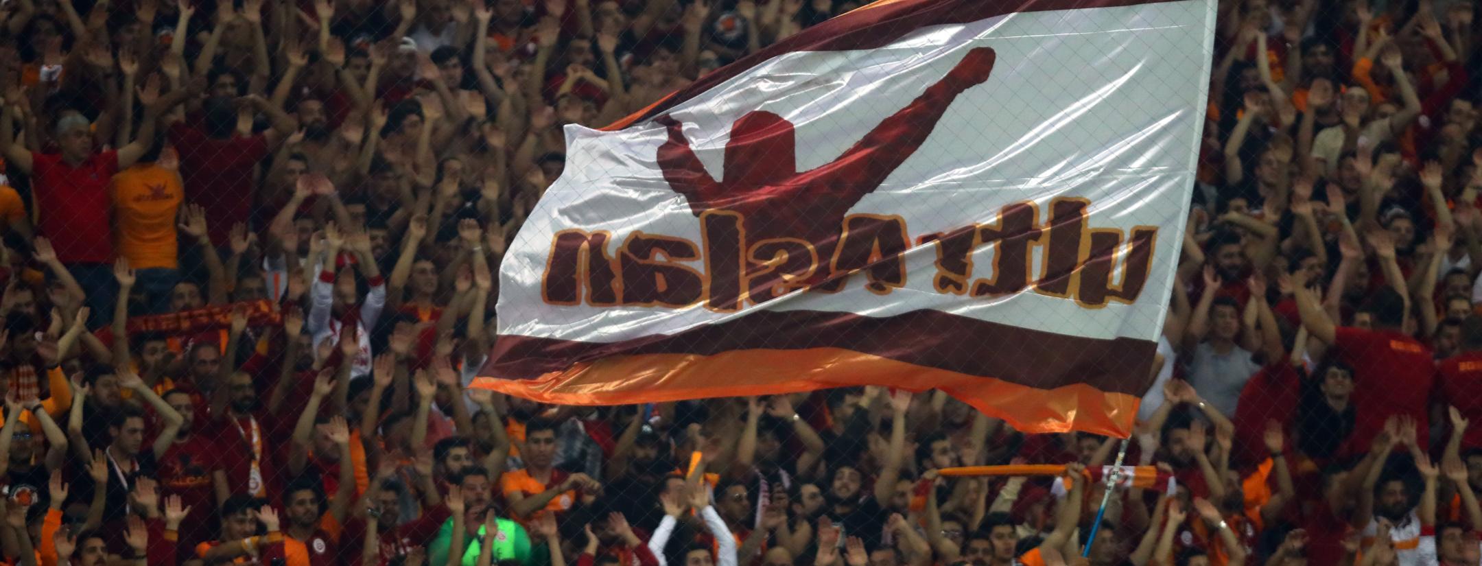 Galatasaray fans chant