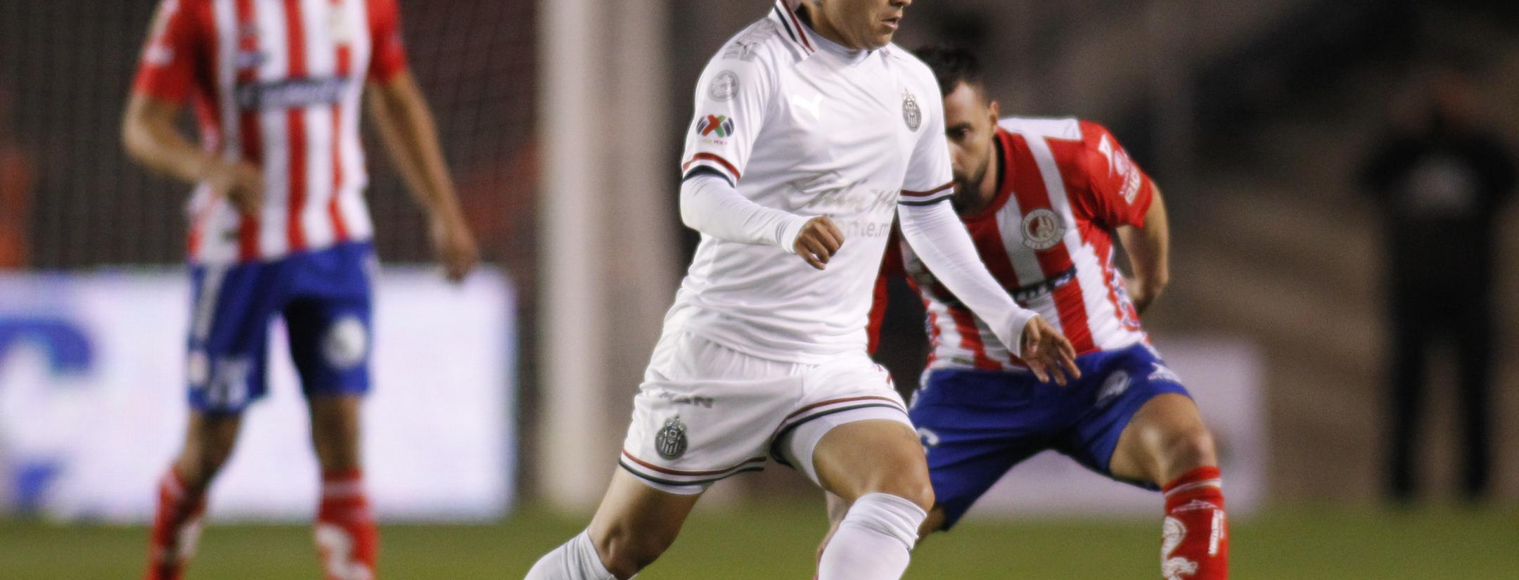 Chofis halfway line goal