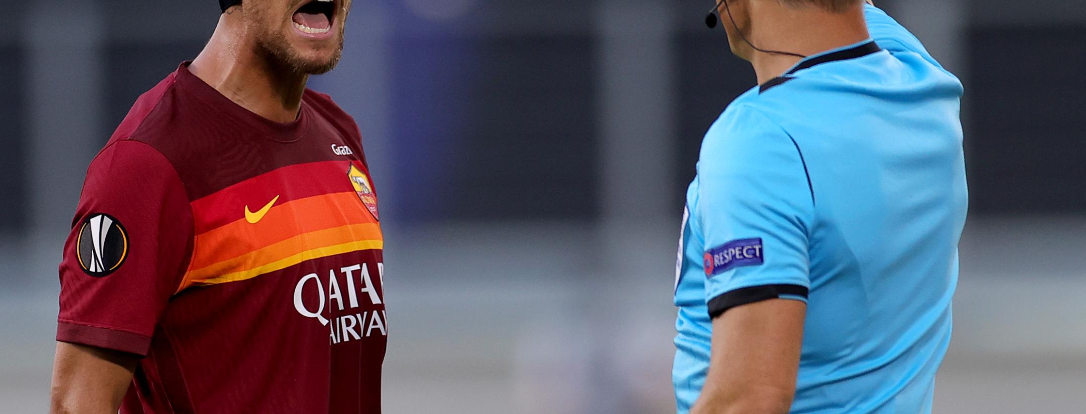 Sevilla beats Roma 2-0