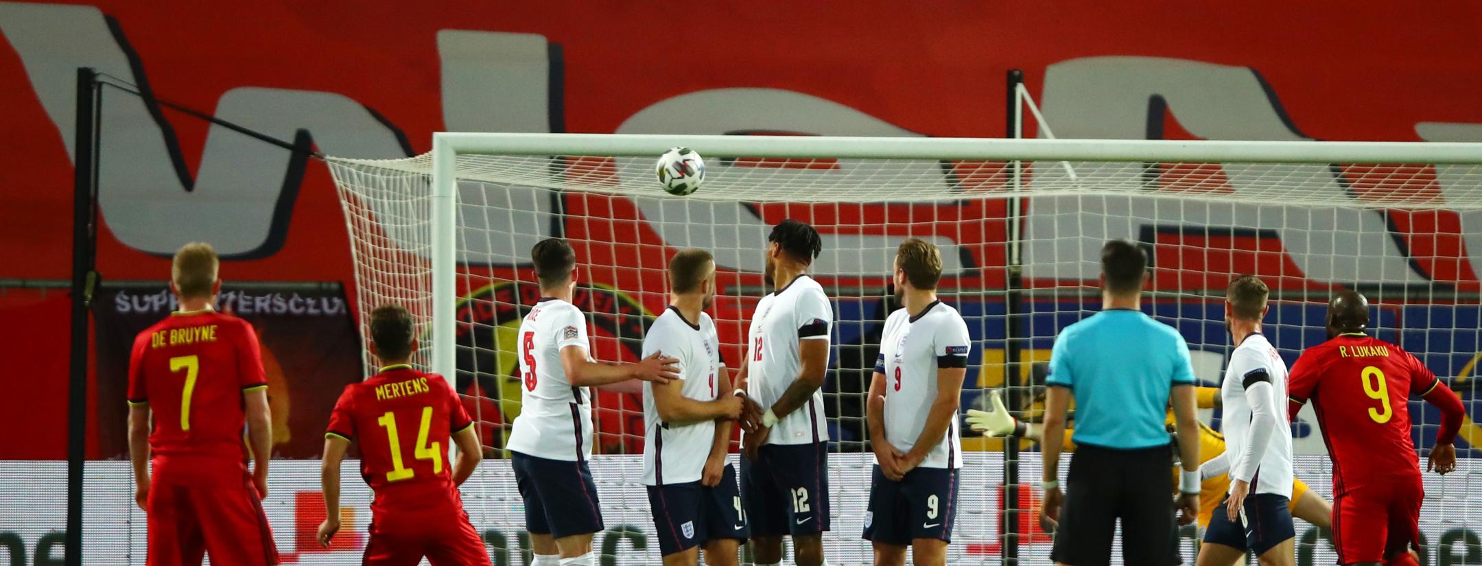 Dries Mertens free kick