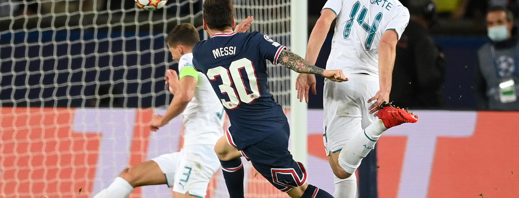 Lionel Messi first PSG goal