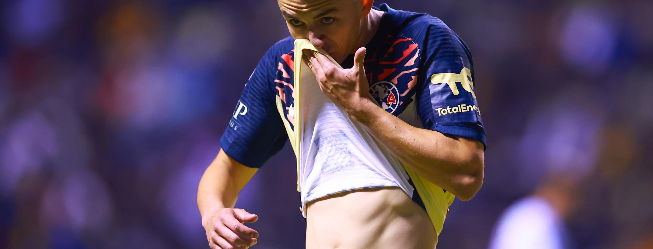 Codazo a Álvaro Fidalgo