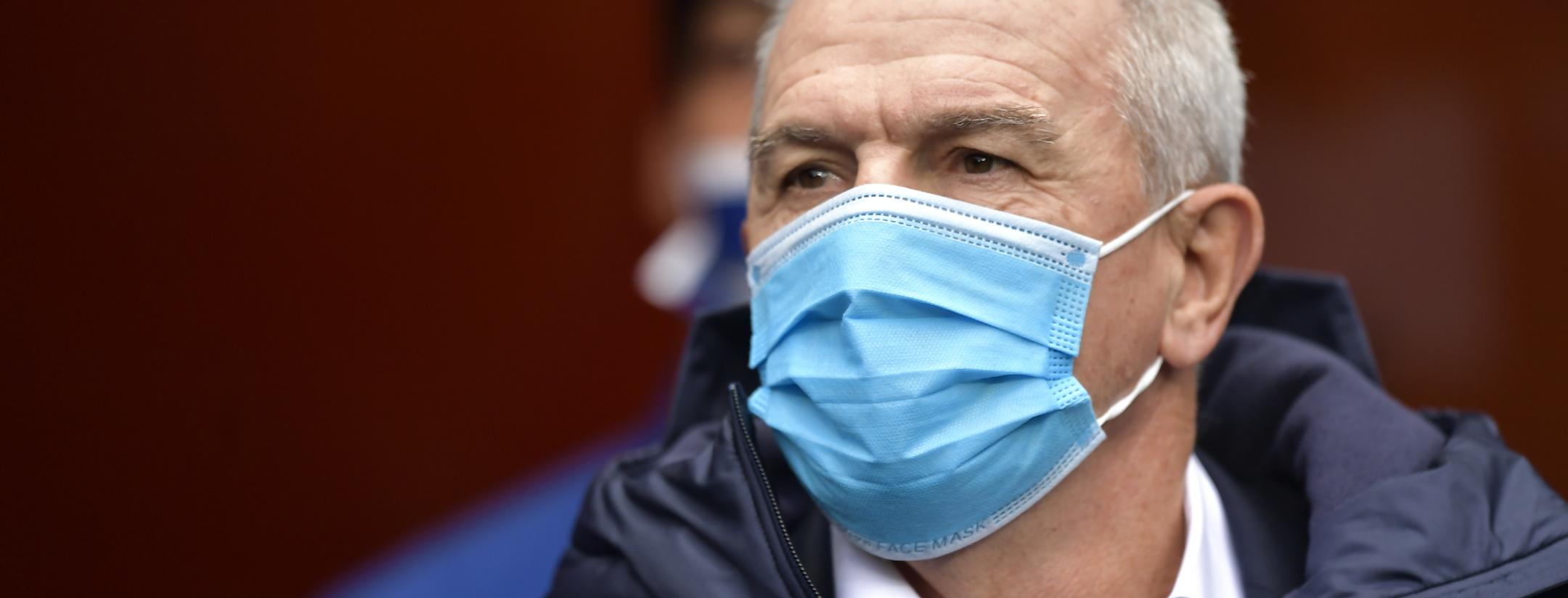 Rayados despide al Vasco Aguirre