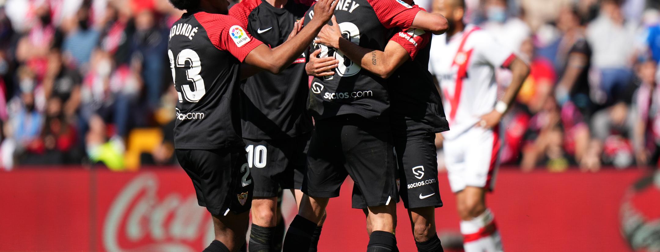 Asistencia de Tecatito Corona