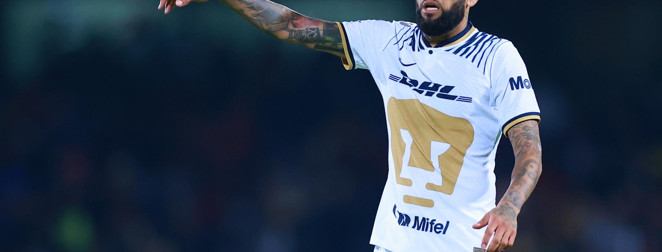 Dani Alves Pumas debut