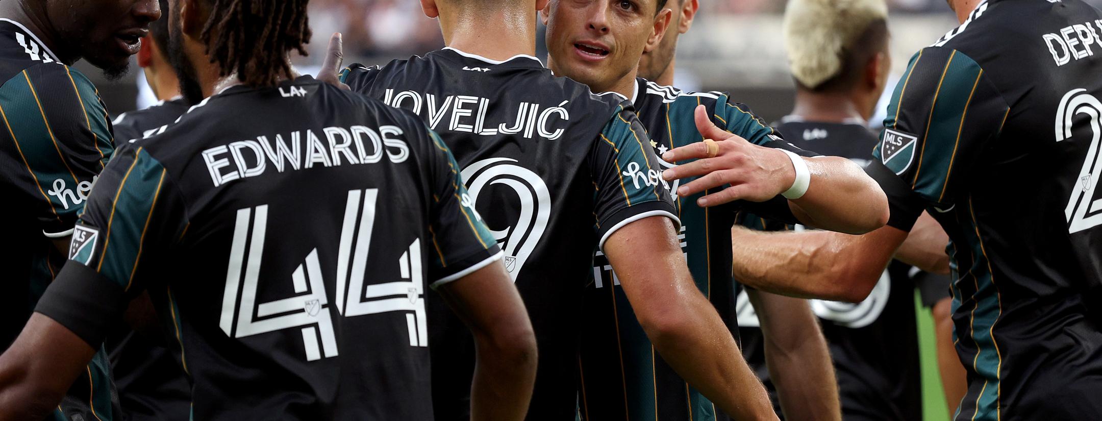 Is Luis Suárez replacing Chicharito in LA Galaxy?