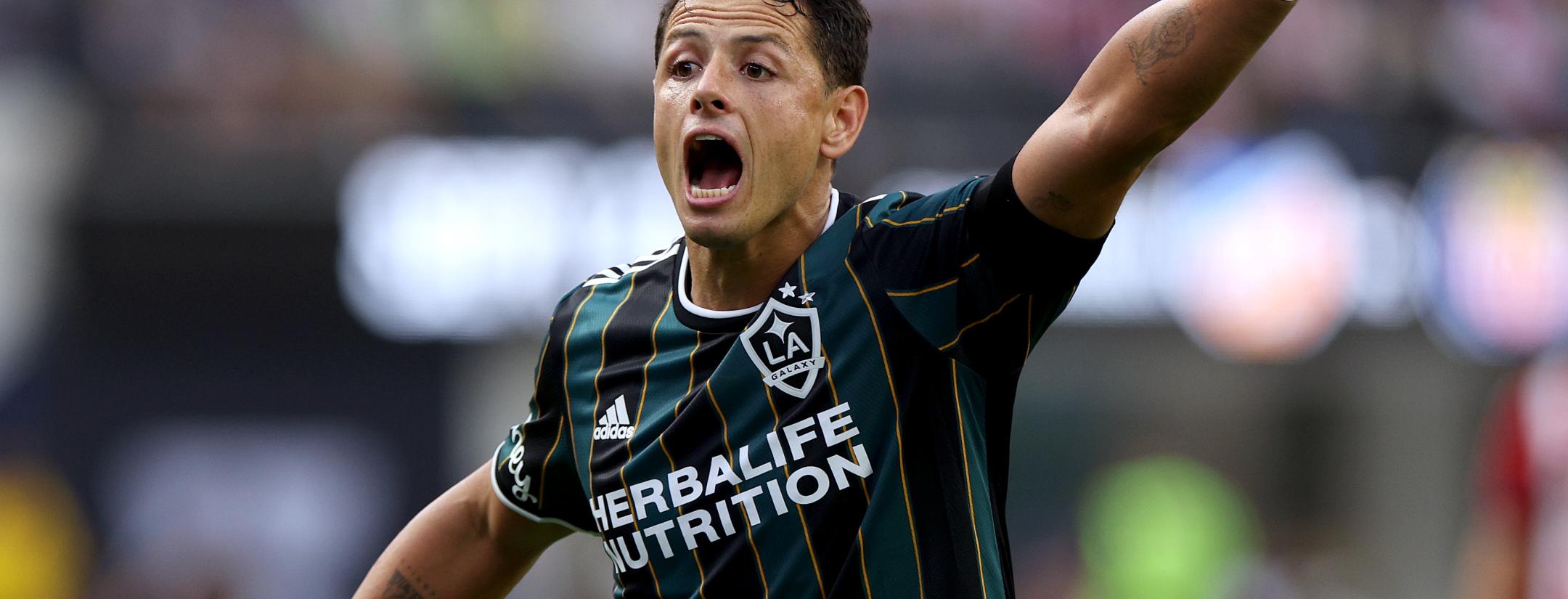 Chicharito Hernádez penalty kick