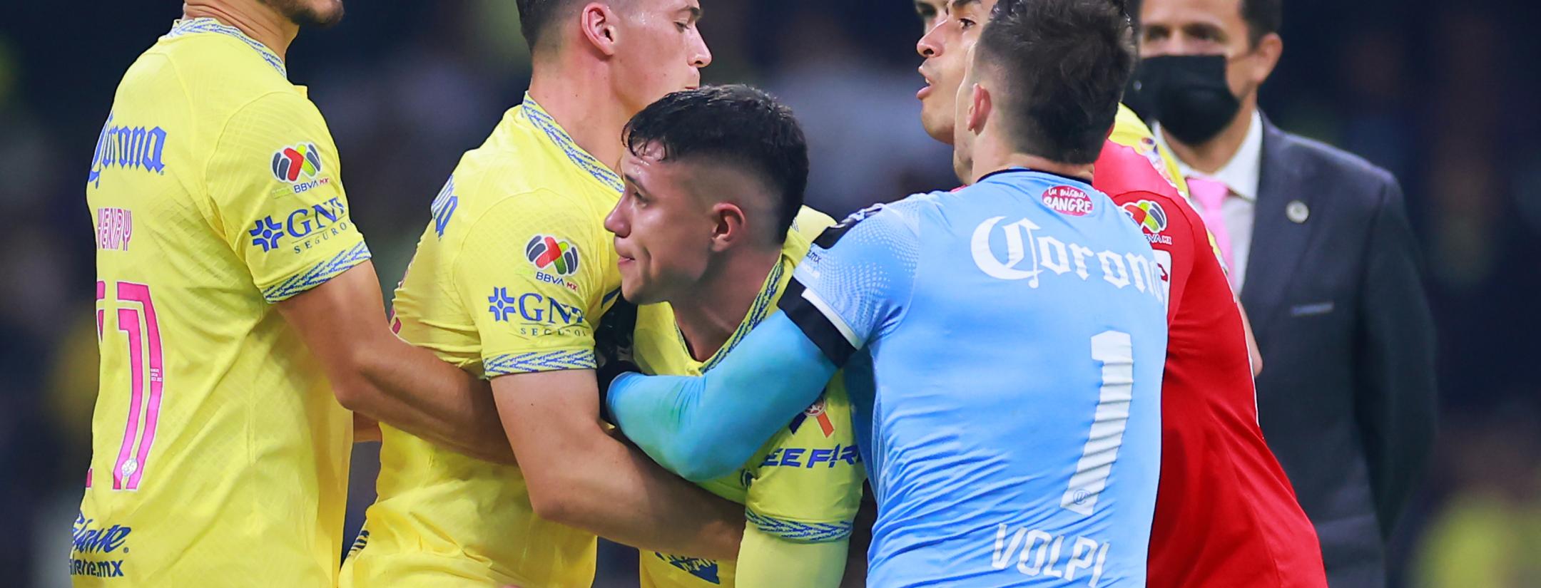 Emilio Lara arma bronca vs Toluca