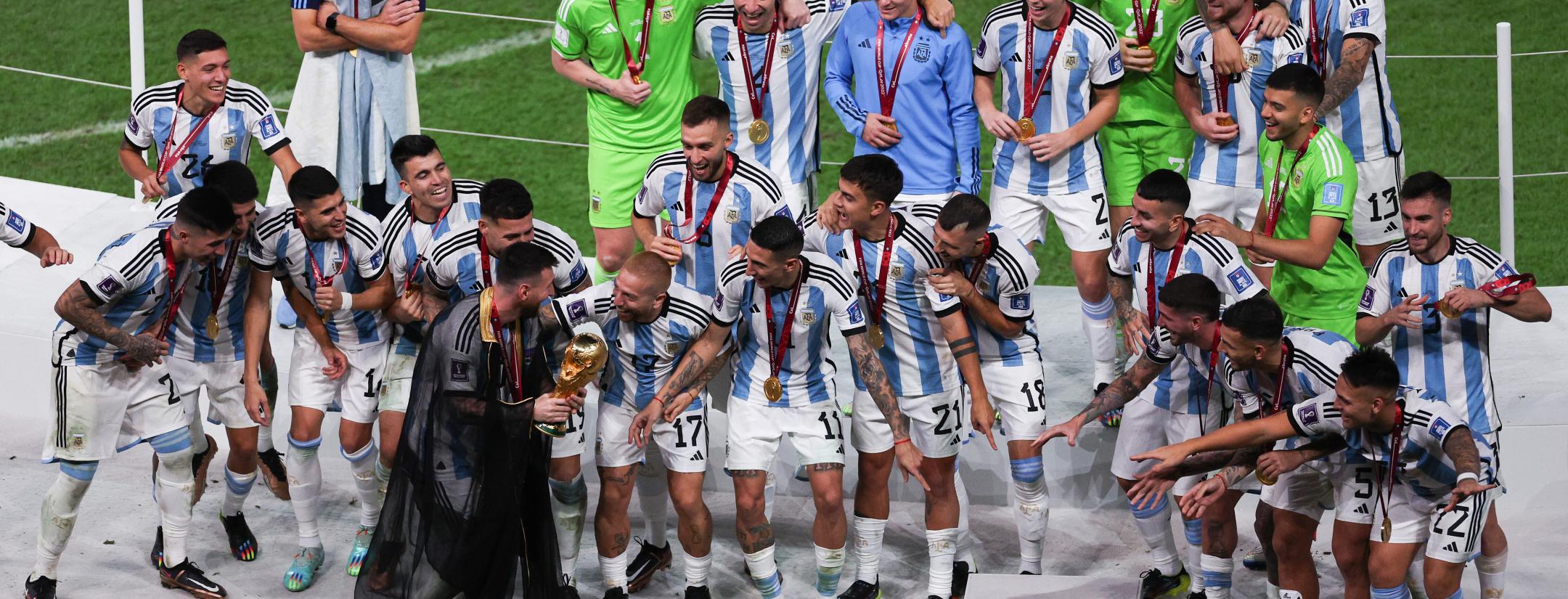 What was Messi wearing during Argentina's trophy lift