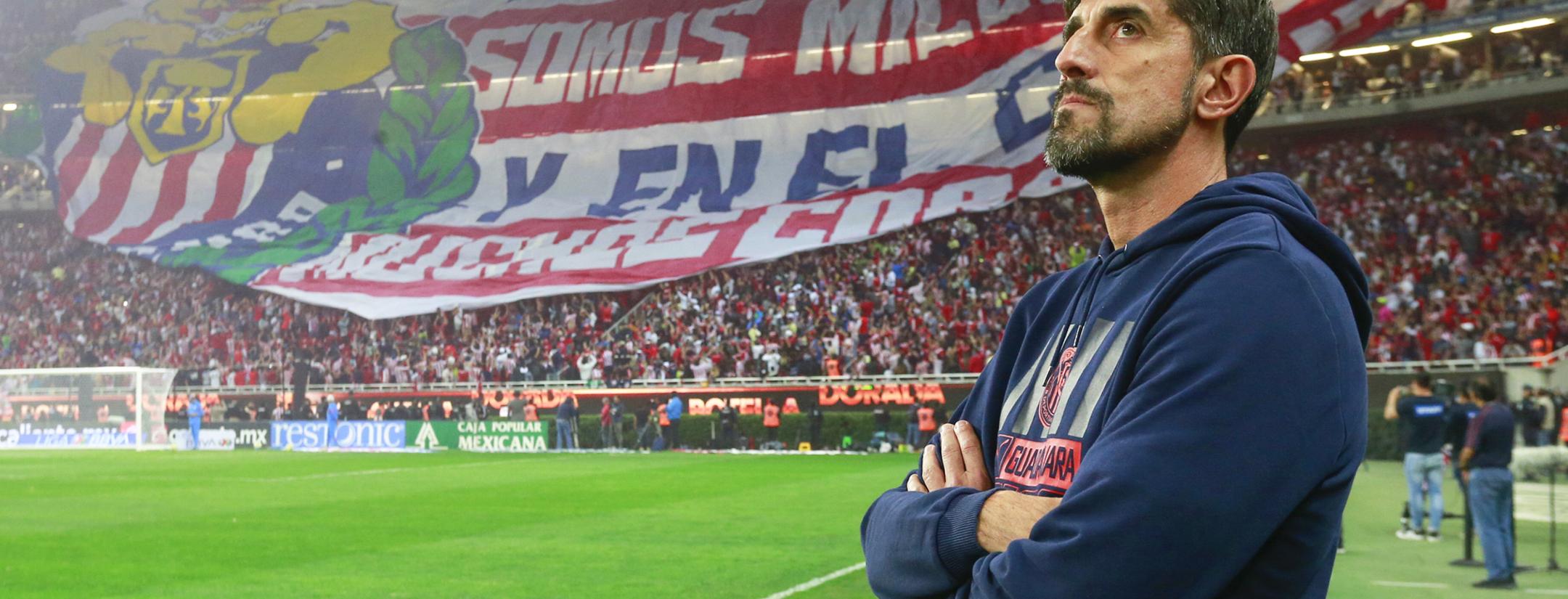 Paunovic prohíbe tocar trofeo