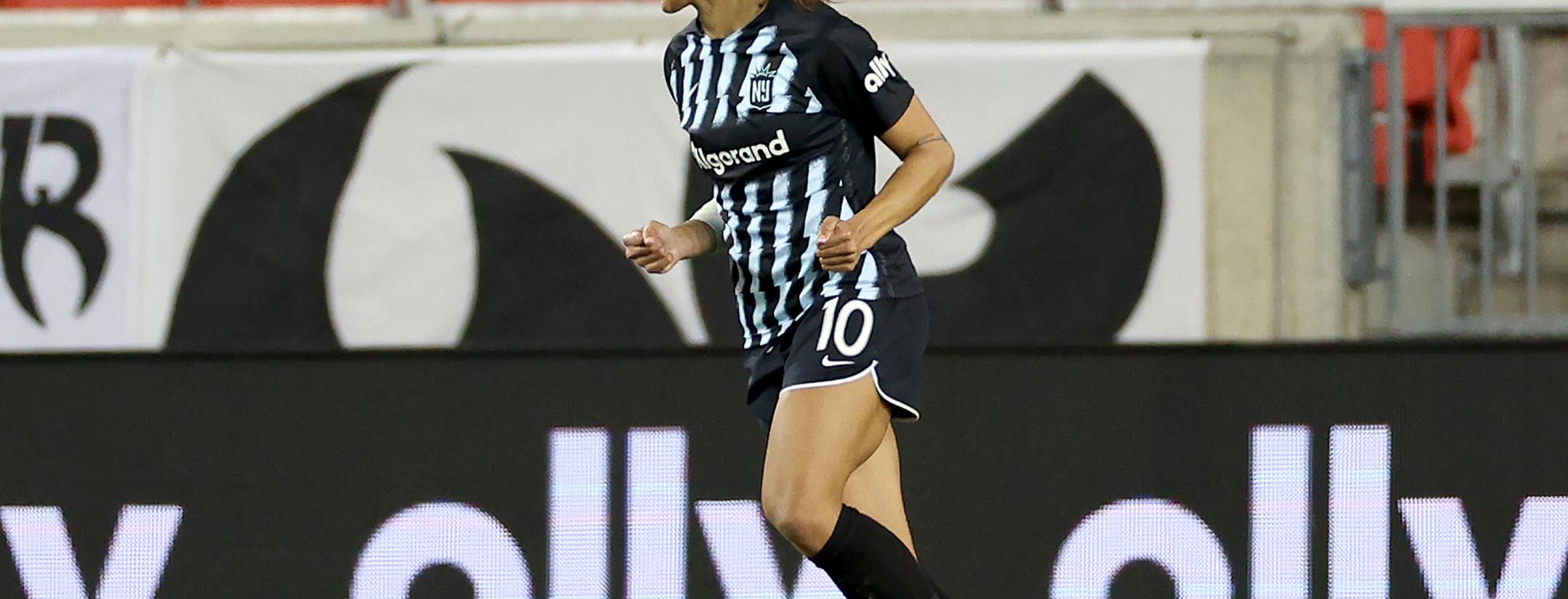 Lynn Williams goals for Gotham just keep coming