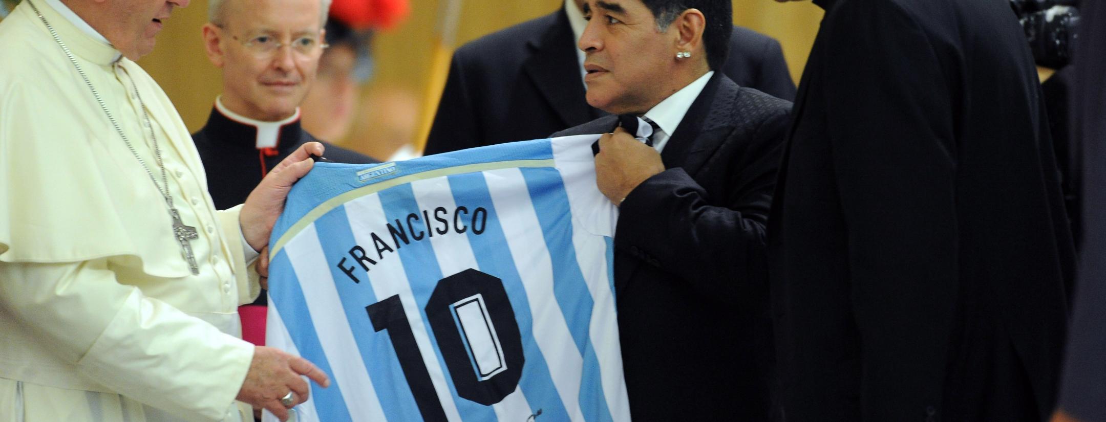 Colección de camisetas del Papa