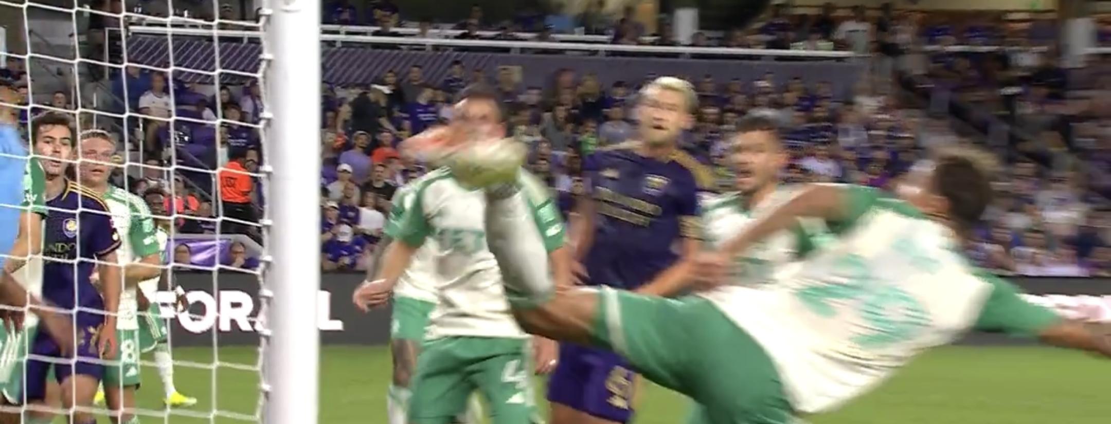 Guiherme Boro scorpion kick