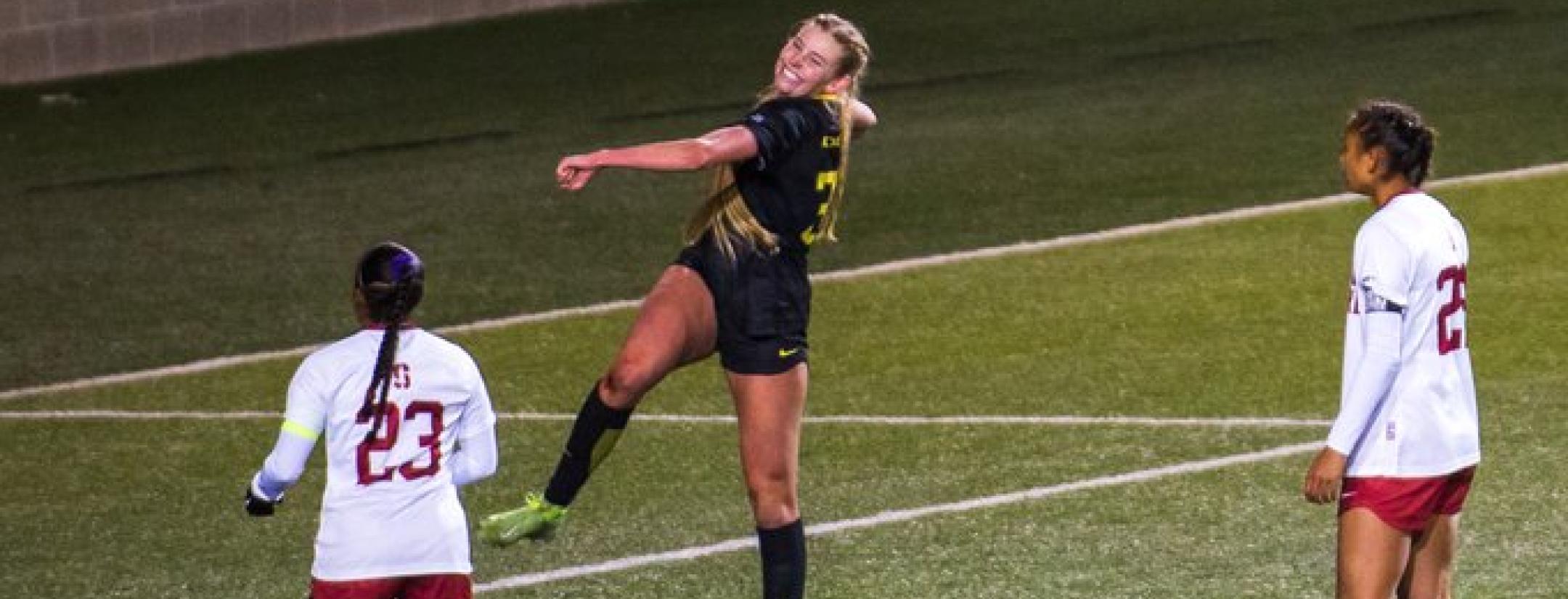 Oregon upsets Stanford