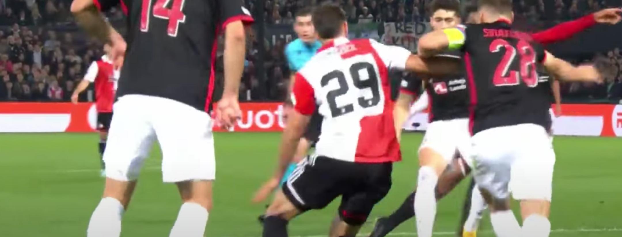 Santiago Giménez vs Midtjylland