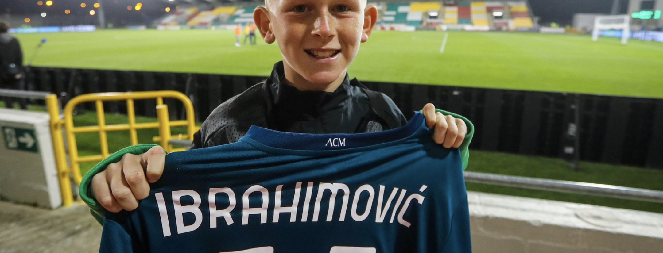 Zlatan gives jersey to ball boy