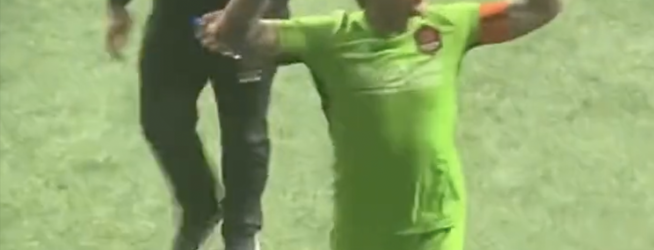 Steve Clark flexes on Vancouver