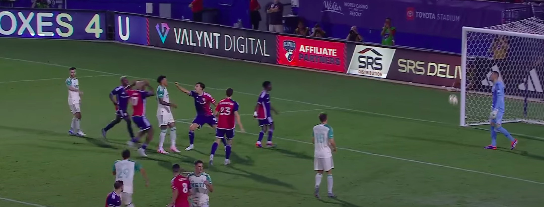 FC Dallas' Petar Musa celebrates penalty in front of Julio Cascante
