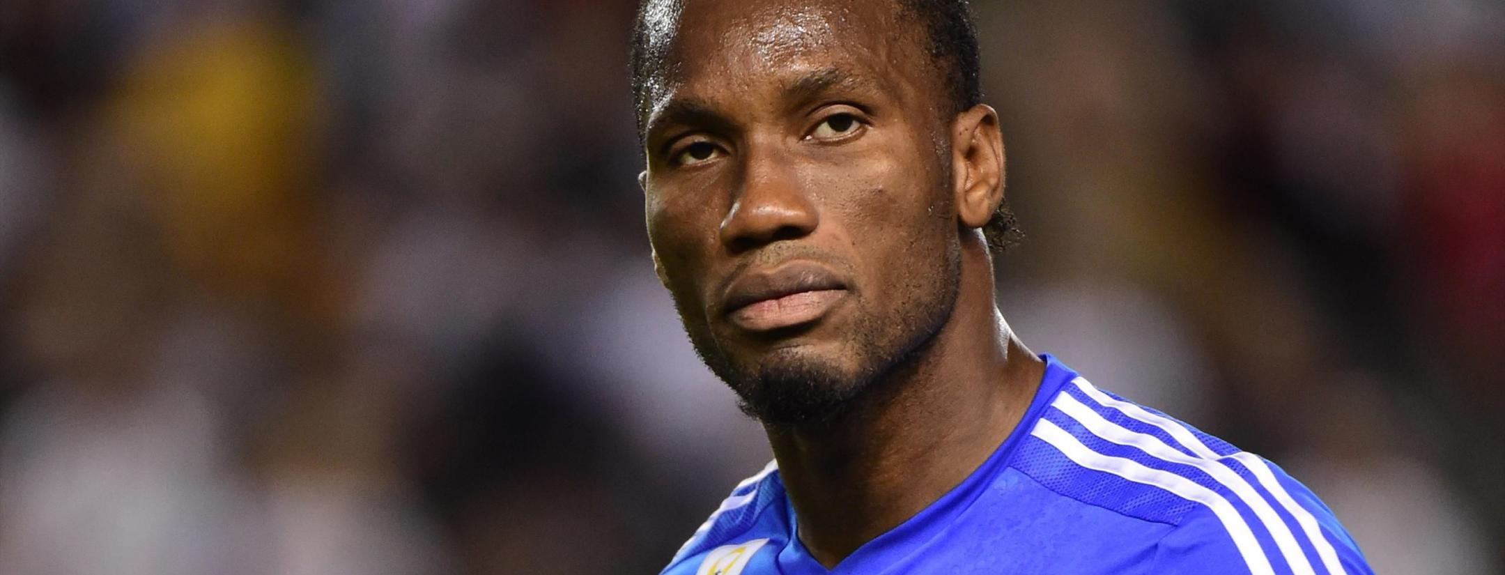 Drogba Looks Smug As He Abandons His Teammates