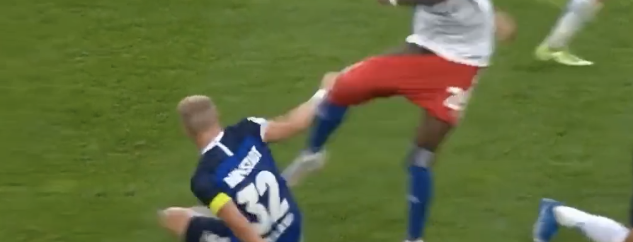 Aaron Opoku Kicks Opponent 