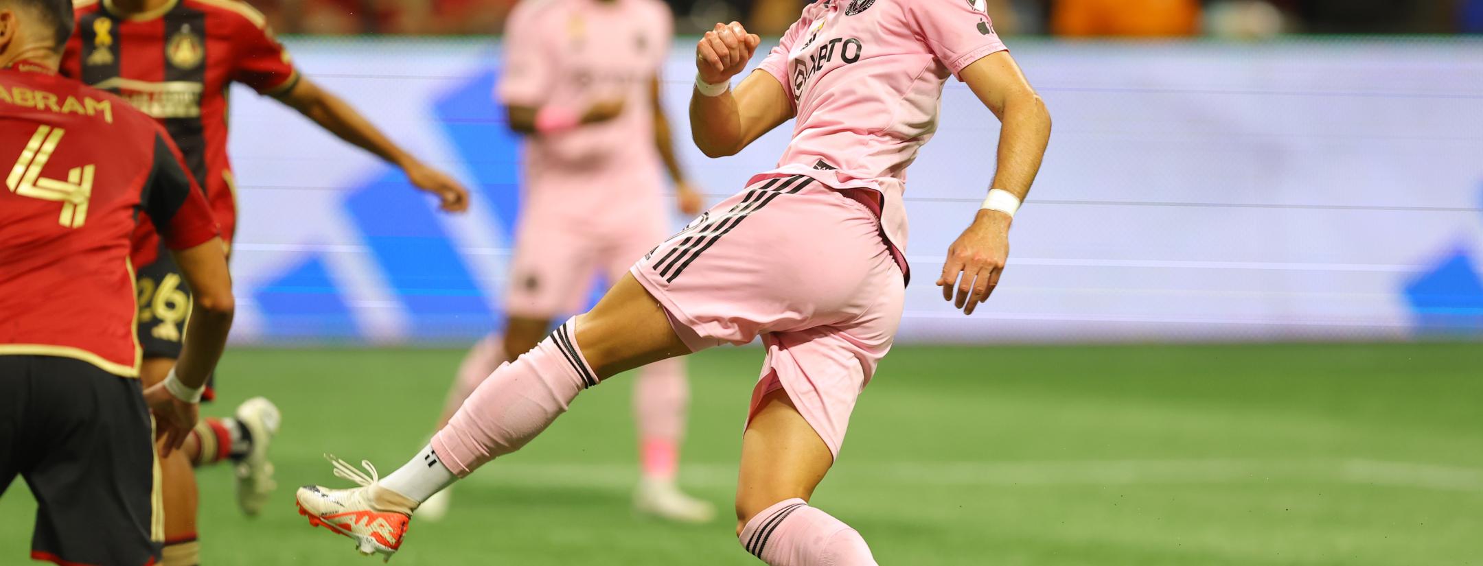 Leonardo Campana sombrero flick goal