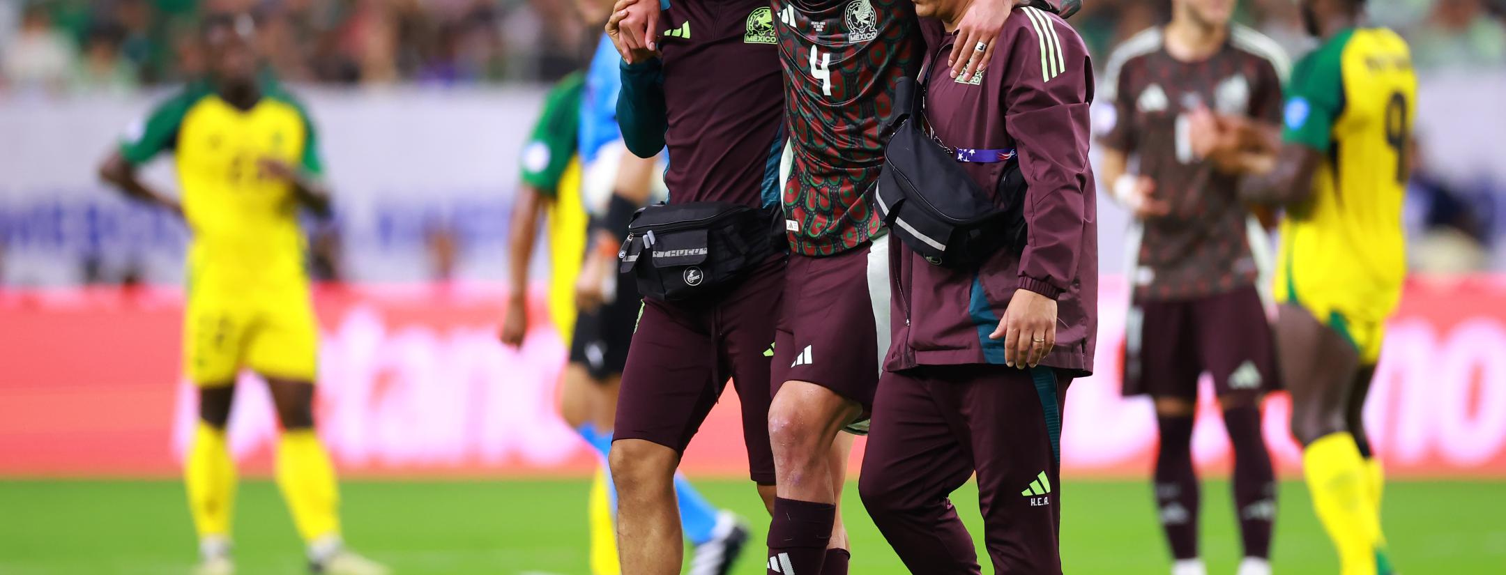 Alvarez injury vs Jamaica