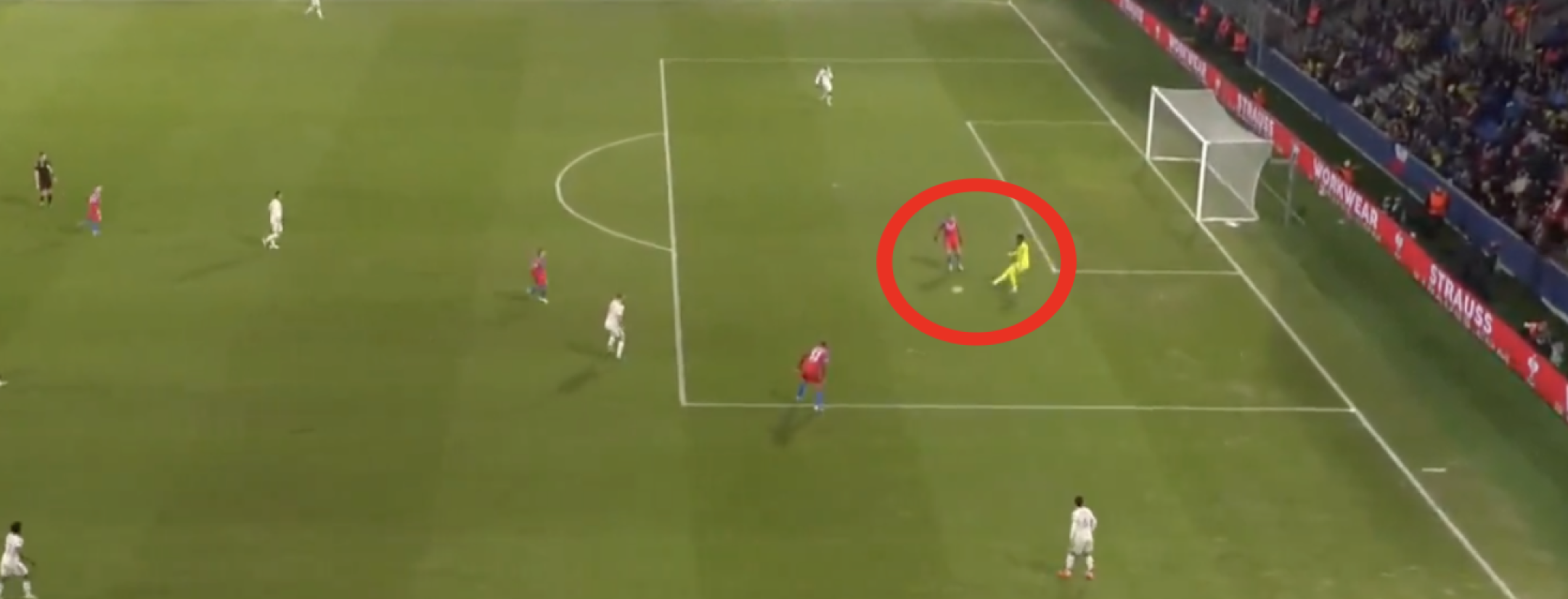 André Onana mistake vs Plzen