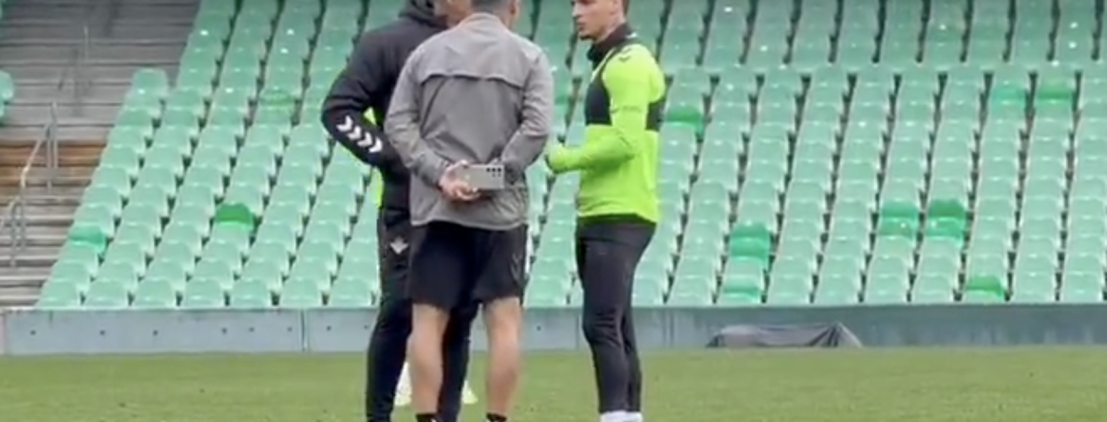 Antony reaction to winning red card appeal