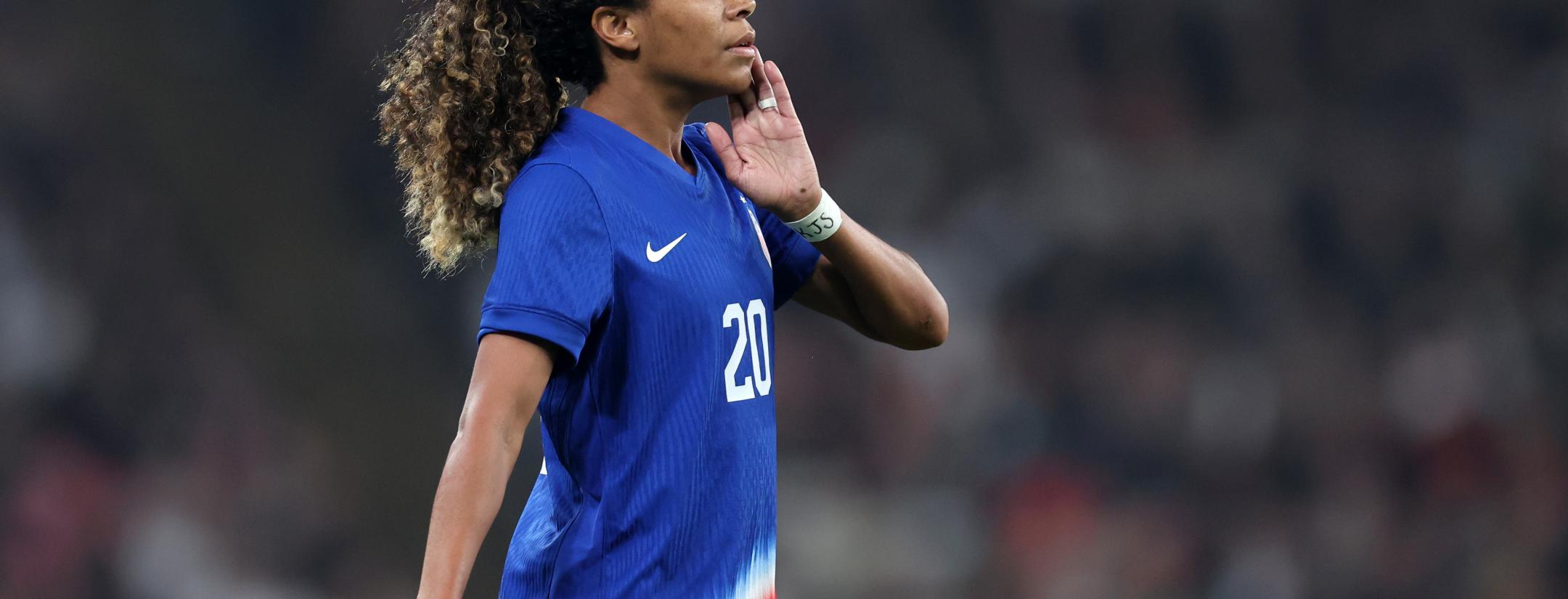 Casey Krueger Chloe Kelly hit