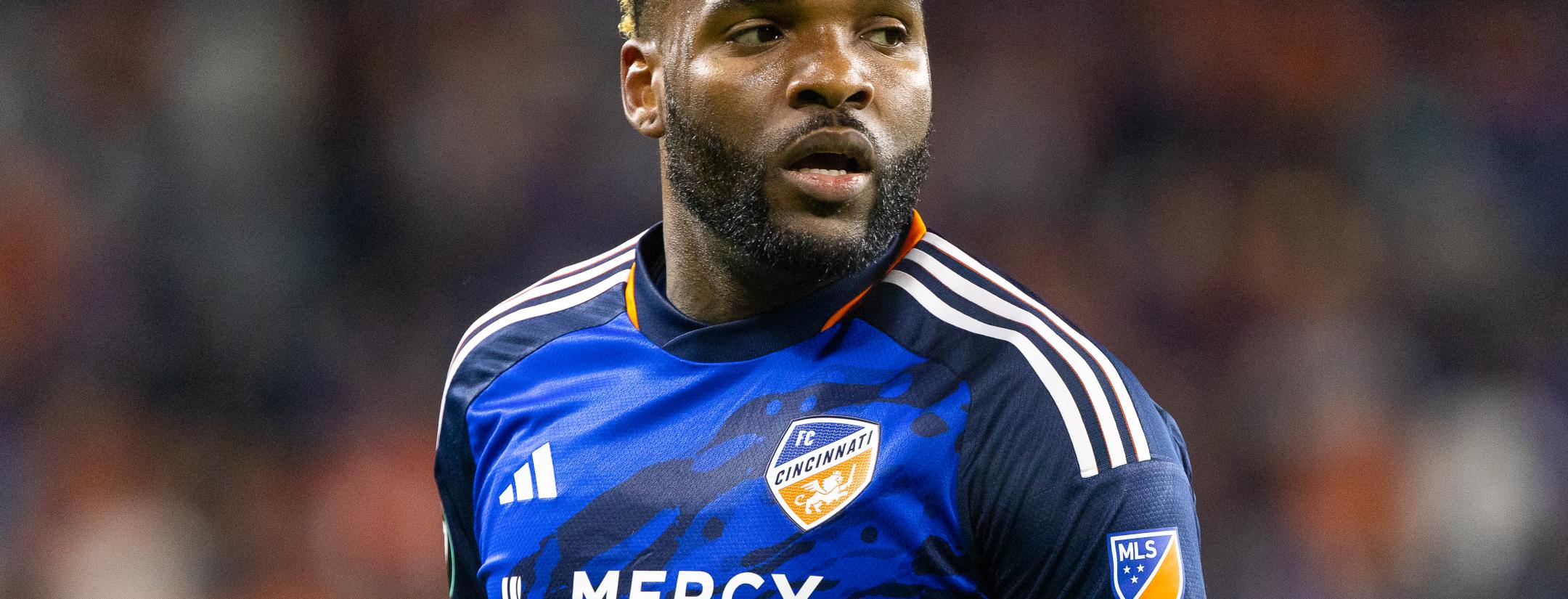 Cincinnati player punched by boxer