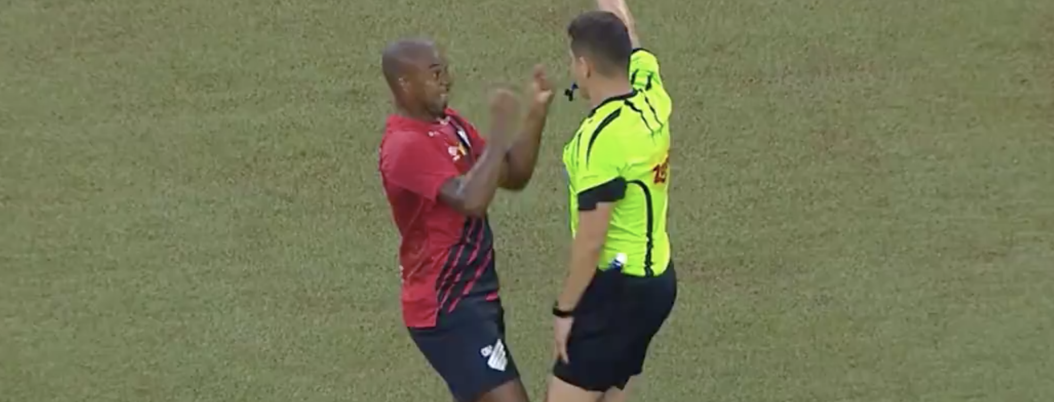 Fernandinho referee fail