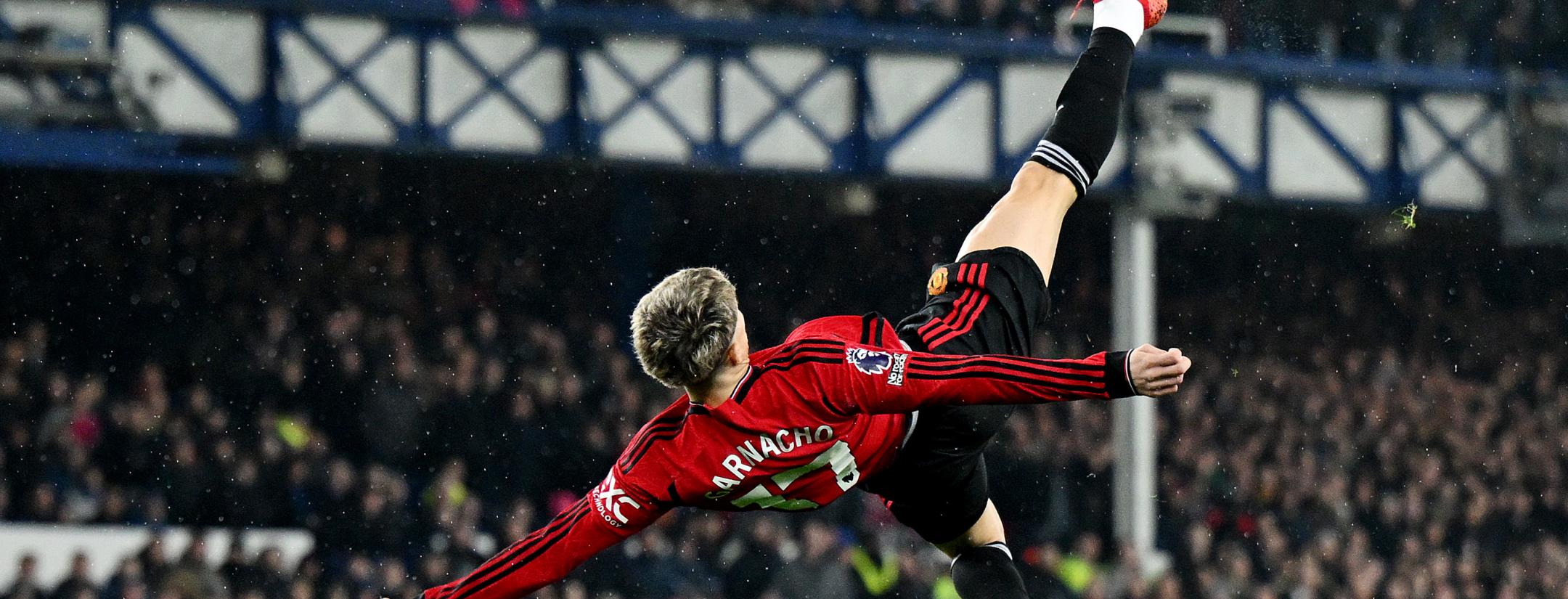 Garnacho bicycle kick