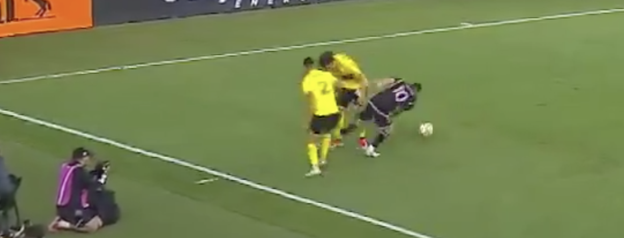 Messi dribble vs Columbus