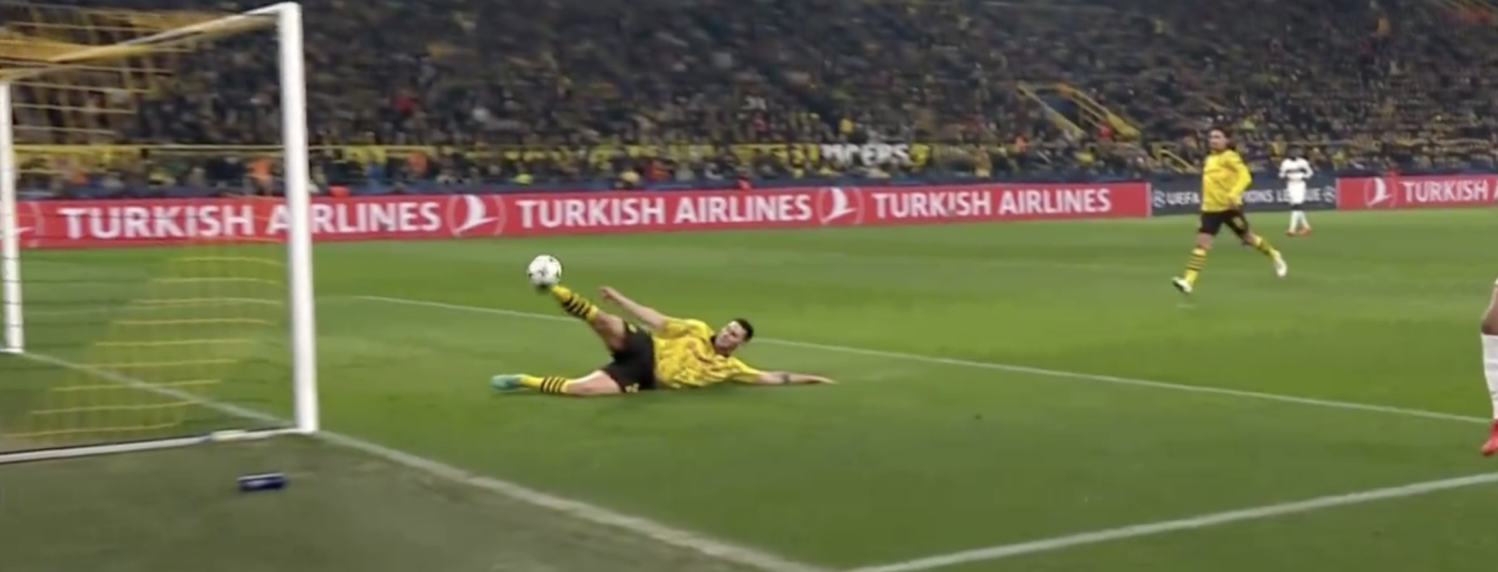 Niklas Süle clearance vs PSG