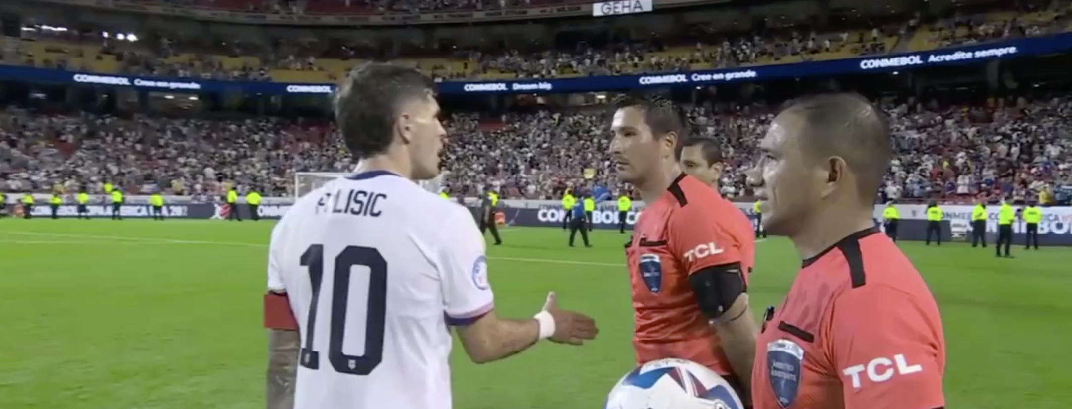 Pulisic referee handshake moment