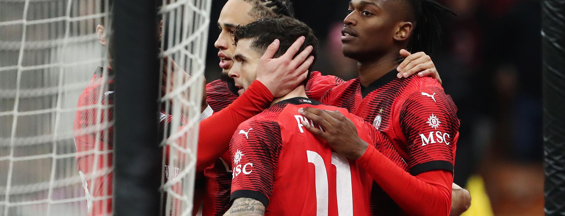 Pulisic steals Leão goal