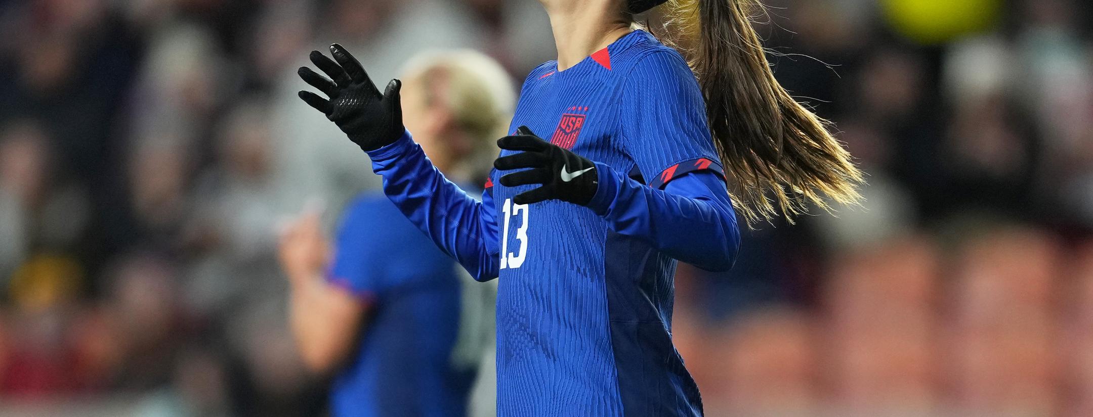 Alex Morgan vs Colombia