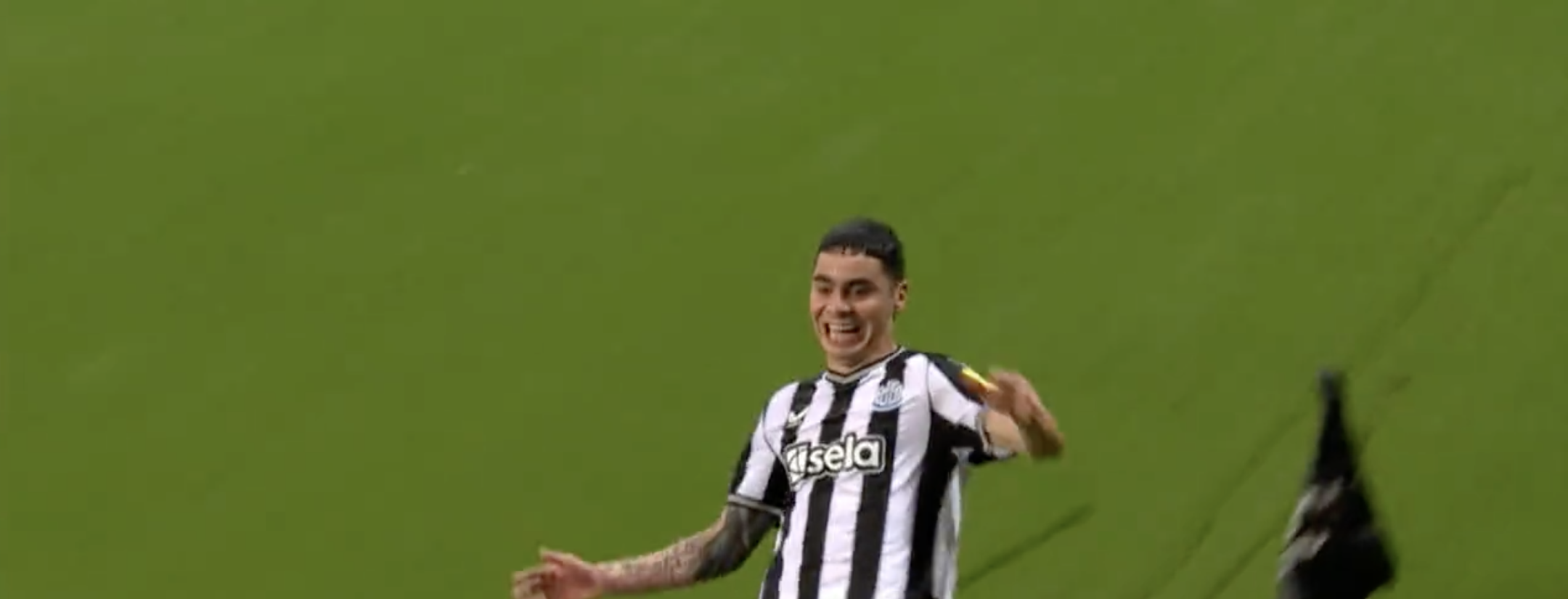 Miguel Almiron vs PSG