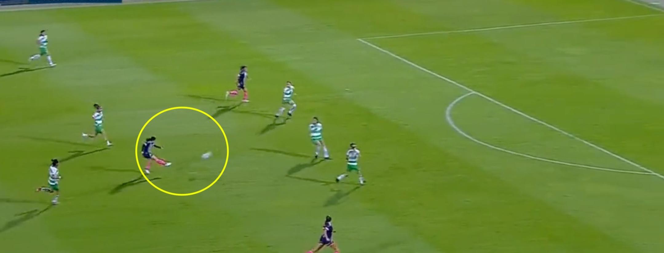 Gol de Aylin Aviléz