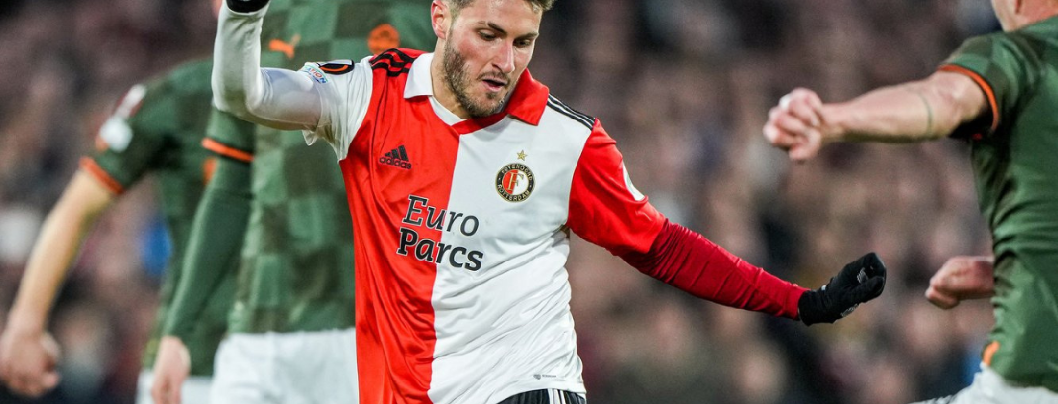 Gol de Santiago Giménez