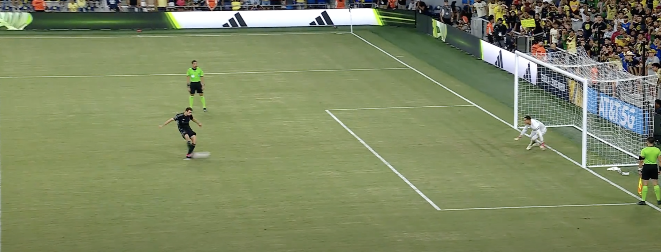 "Club America robbed"