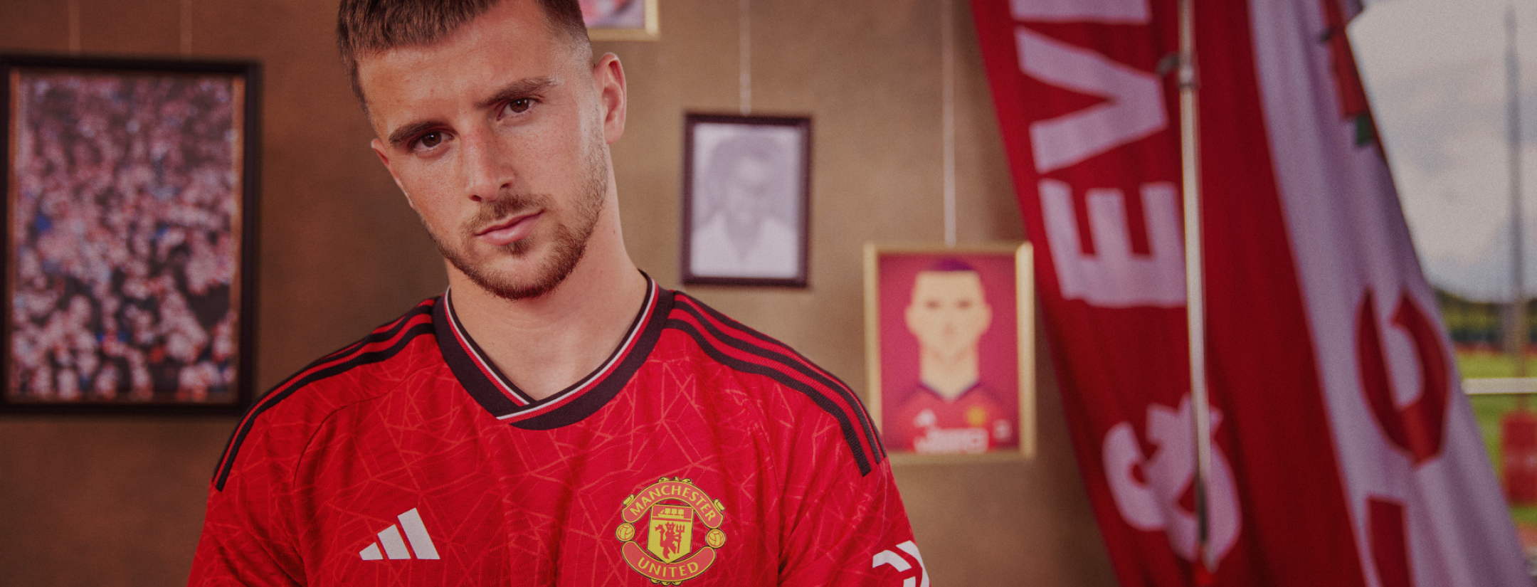 Mason Mount completes move to Manchester United