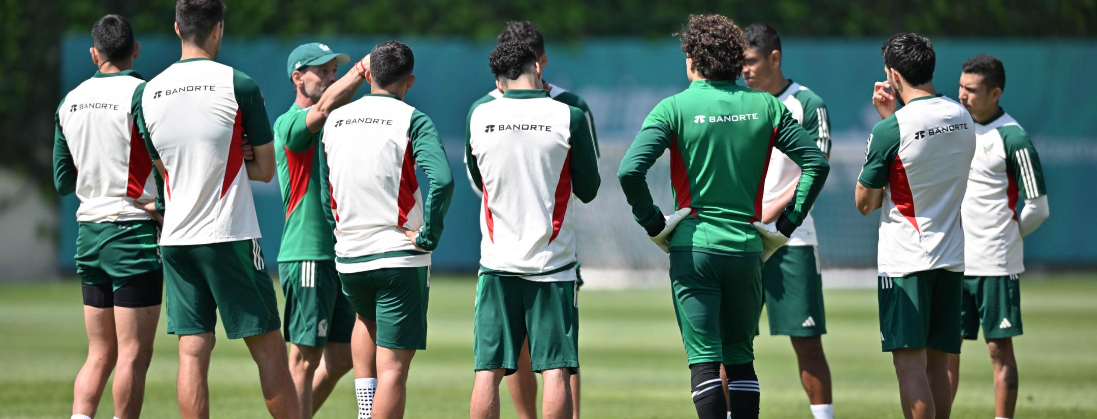 alineación de México vs Jamaica