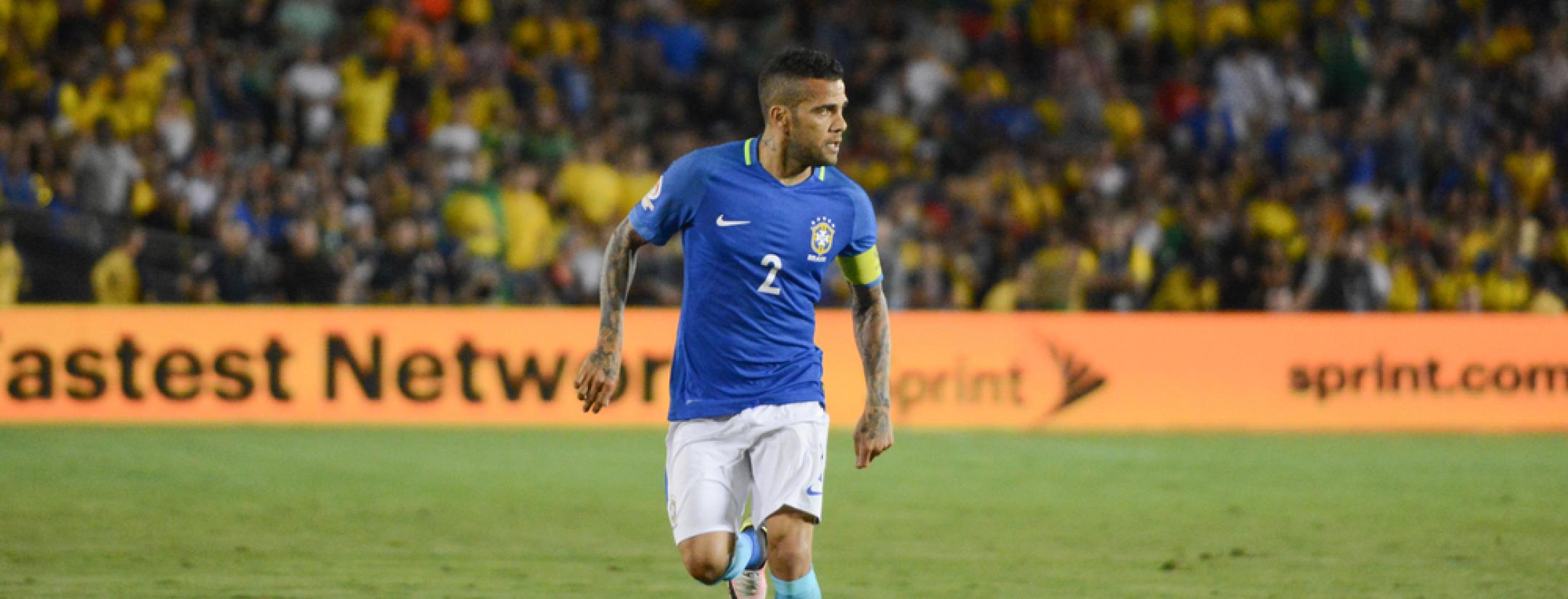Dani Alves knee injury