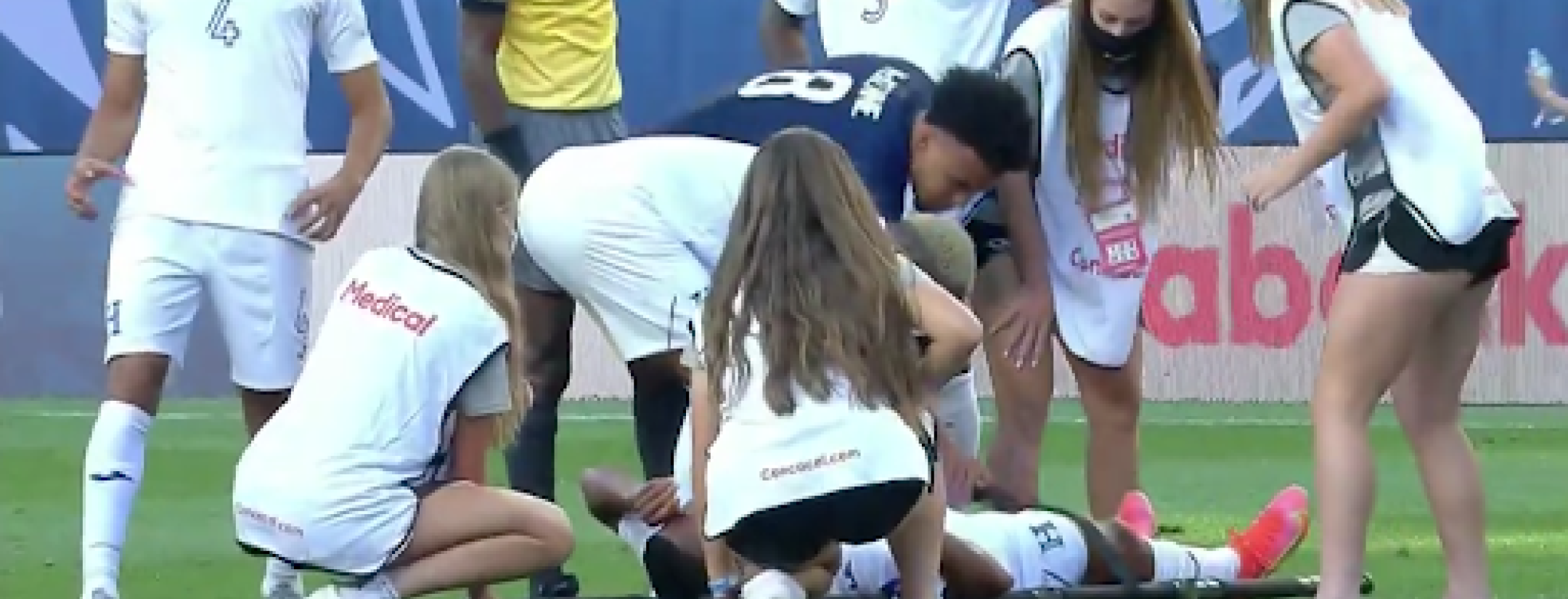 Concacaf Stretcher Girls